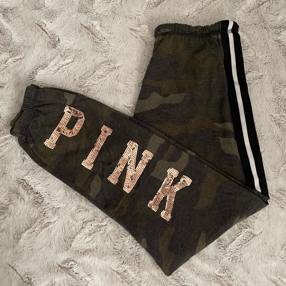 VS PINK camo green Classic pants